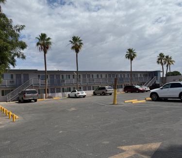 Yuma Hotel | Torch Lite Lodge