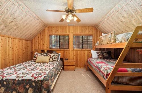 Shaver Lake House | Toste Cabin- Spacious 3BR Cabin in East Village!