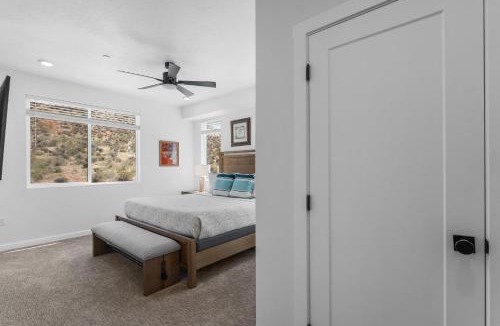 St. George Apartment | Touch of Class - 5BR - Hot Tub & Near Zion
