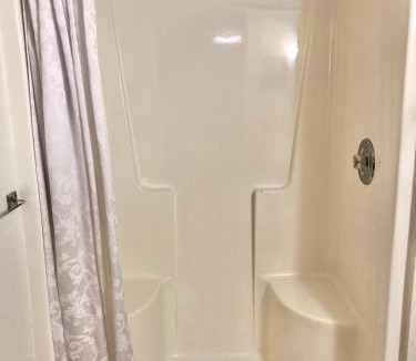 Canistota Hotel | Town N' Country Motel & Shuttle