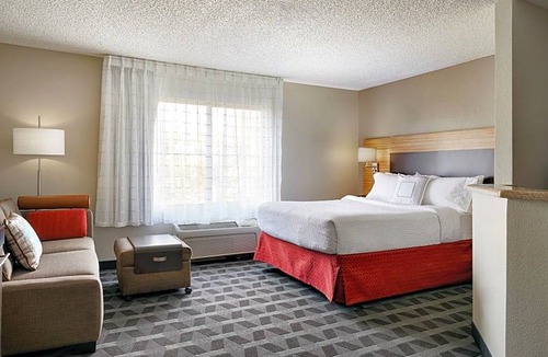 Tempe Hotel | TownePlace Suites Tempe at Arizona Mills Mall