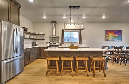 Garden City House | Townhome 26 at Waterdance - Sleeps 16, 4 Bed-4.5 Bath with shared outdoor pool