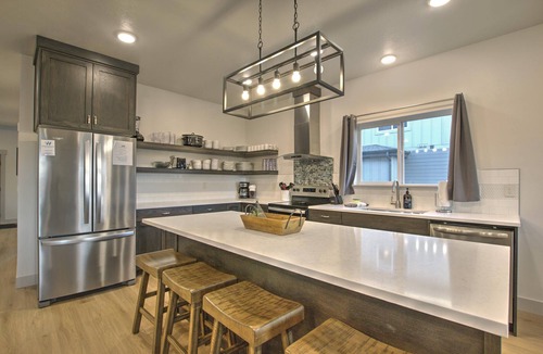 Garden City House | Townhome 26 at Waterdance - Sleeps 16, 4 Bed-4.5 Bath with shared outdoor pool