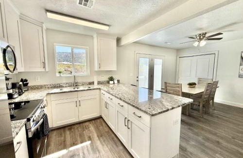 Glendale House | Townhome in Glendale UT near Zion with hot tub
