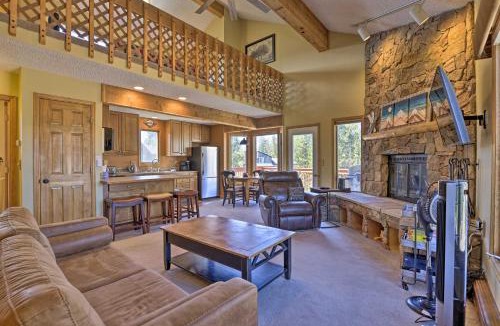 Fraser House | Townhome w/Club Access on Shuttle Stop
