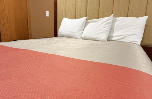 Lincoln Hotel | TownHouse Extended Stay Hotel Downtown