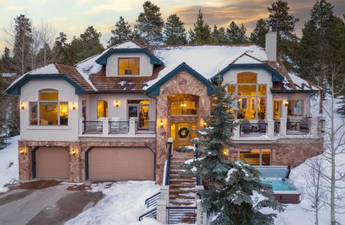 Historic District House | Trail walk to town, Panoramic views of Breck Resort, Hot tub, Elegant Finishes!