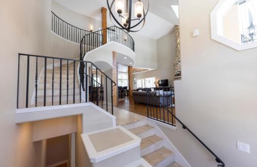 Historic District House | Trail walk to town, Panoramic views of Breck Resort, Hot tub, Elegant Finishes!