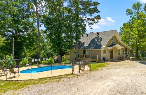 Eureka Springs Hotel | Trailhead Lodge