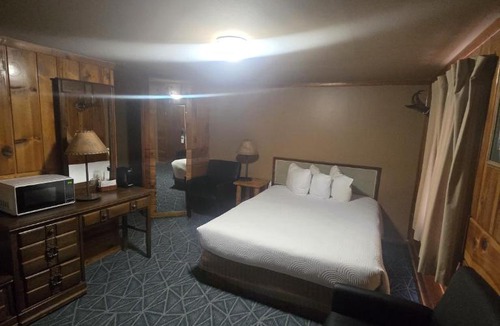 Dubois Hotel | Trails end motel