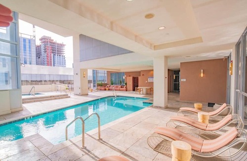 Downtown Phoenix Apartment | Tranquil 1BR with Parking Gym Pool