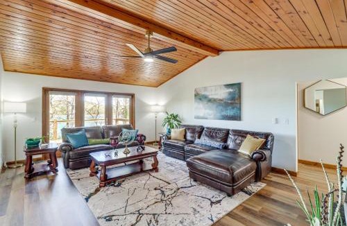 Higden House | Tranquil Lakefront Greers Ferry Escape w/Fire Pit