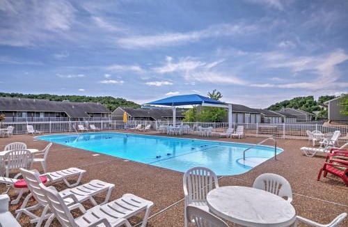 Osage Beach House | Tranquil Osage Beach Condo w/Waterfront Decks!