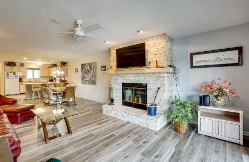 Osage Beach House | Tranquil Osage Beach Condo w/Waterfront Decks!