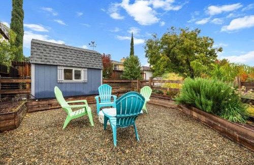 Orangevale House | Tranquil Retreat: Pool, Spa, Firepit, Peloton, WFH
