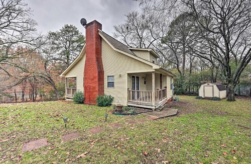 Mid America House | Tranquil Retreat w/Dock on Lake Hamilton!