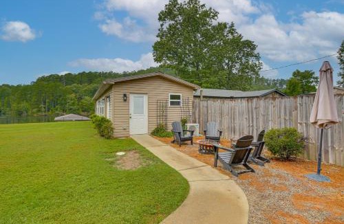 Mid America House | Tranquil Views: Riverfront Retreat in Hot Springs!