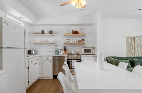 Indian Point House | Tranquil Woods Retreat - Experience Branson from the Shores of Table Rock Lake