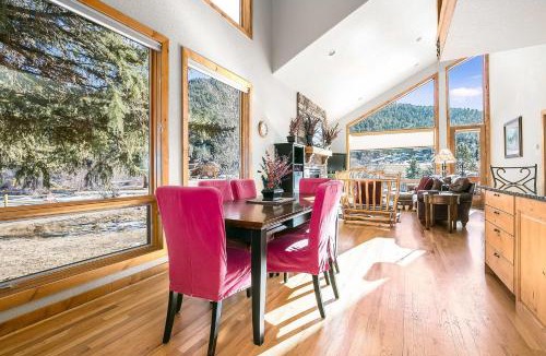 Estes Park House | Tranquility On The River Three - EV #6042 townhouse