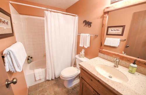 West Yellowstone House | Trapper Condo Unit 7