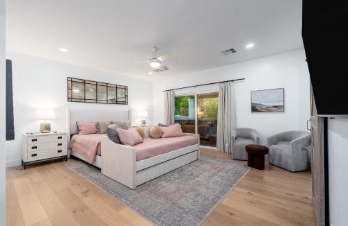 Paradise Valley Village Villa | Travelers Dream OasisJumpmanPicklballGolfBocce
