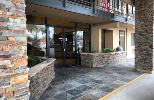 Estrella Hotel | Travelers Inn - Phoenix