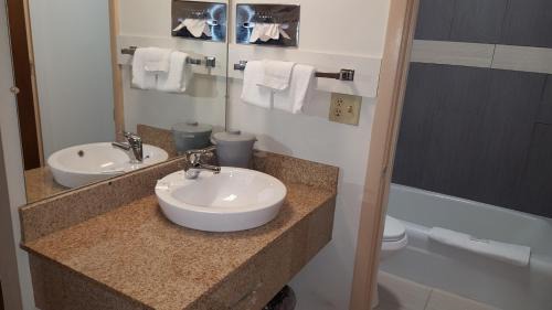 Marshall Hotel | Travelers Lodge Marshall
