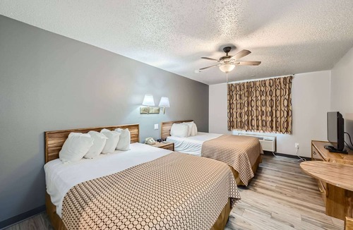 Del Camino Hotel | Travelodge by Wyndham Longmont