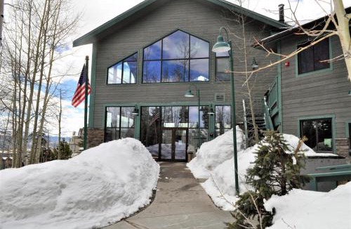 Wildernest House | Treehouse 2 bed 2 bath C THWC