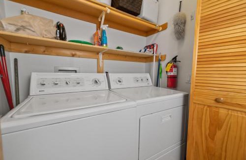 Summit Estates House | Treetop Bearadise - Best mountain living in a nicely furnished and decorated home