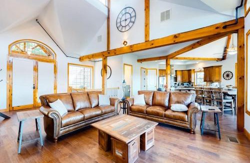 Table Rock House | Treetop View Sanctuary