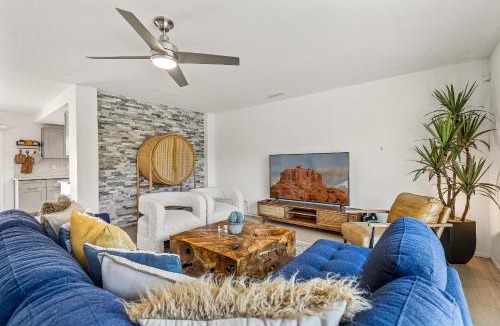 West Sedona House | Trendy 3BR in Sedona: Hot Tub/Fire-pit/Central Location