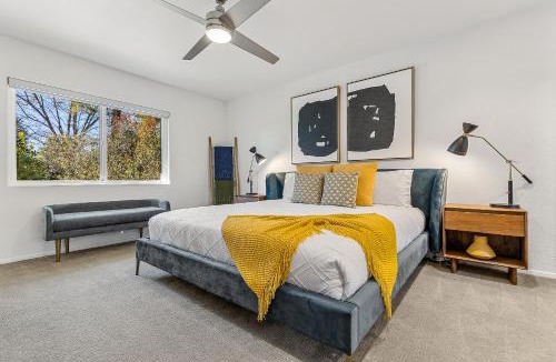 West Sedona House | Trendy 3BR in Sedona: Hot Tub/Fire-pit/Central Location