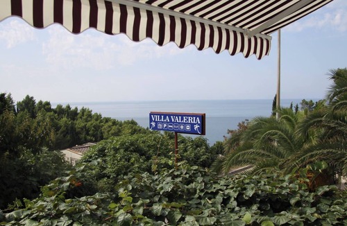 Ulcinj House | Triple studio apartment with sea view private balcony, kitchenette.