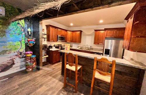 Sparks House | Tropical Spa Studio, Jacuzzi, Kitchen, Sparks