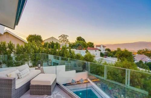 Los Angeles Apartment | Troy Hill