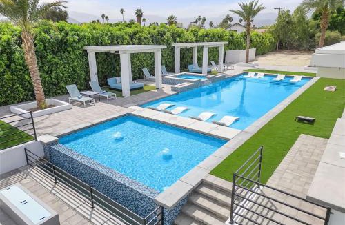 Bermuda Dunes House | True Country 1 Acre Property with 65ft Pool