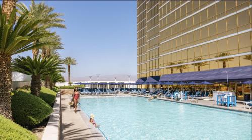 Las Vegas Apartment | Trump International Condo Hotel