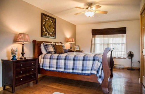 Estes Park House | Twin Owls Lodge, Great for families Master bedroom, Loft, full kitchen, Dogs OK