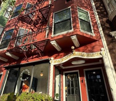 Duboce Triangle Hotel | Twin Peaks Hotel