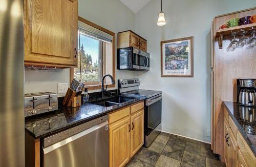 Four O'Clock Apartment | Tyra Aspen 9 by Ski Country Resorts