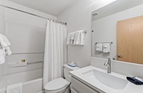 Four O'Clock Apartment | Tyra Stream 234 by Ski Country Resorts