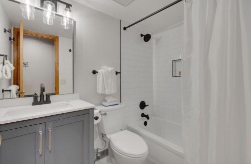 Four O'Clock Apartment | Tyra Summit A2B by Ski Country Resorts