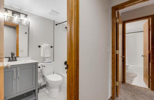 Four O'Clock Apartment | Tyra Summit A2B by Ski Country Resorts