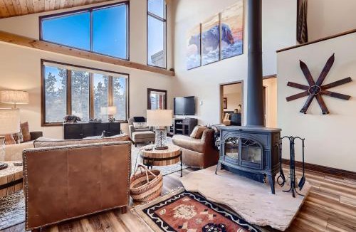 Forest Hills House | Ullr Haus: Luxurious Mountain Home w/Hot Tub Views