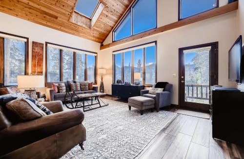 Forest Hills House | Ullr Haus: Luxurious Mountain Home w/Hot Tub Views