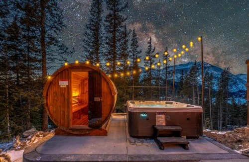 Alma House | Ultimate A-frame, 12 mi to Breckenridge, Mountain View with Sauna and Hottub