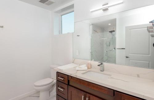 Pico - Robertson Apartment | Ultimate Luxurious Penthouse with Private Balcony