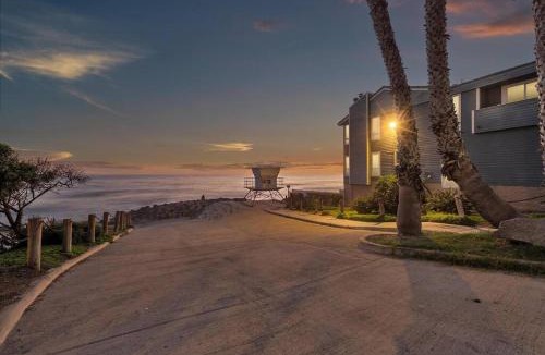 South Oceanside House | Ultimate Oceanside Retreat | Tower 9 Across from the Beach