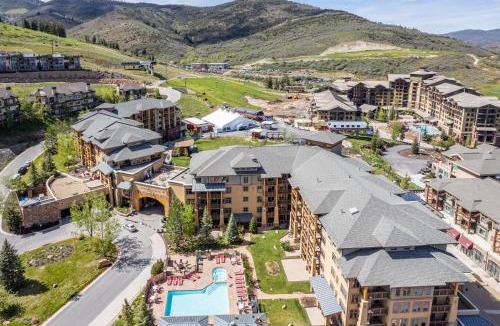 Park City House | Unequalled Ski in Out Location Next to Gondola, Superior 1BR, Pool, Condo Nast Winner B318